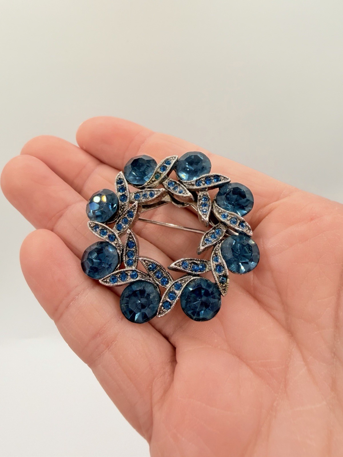 Vintage Signed Weiss Blue Faceted Rhinestone Wreath Brooch Circa 1950’s-60’s