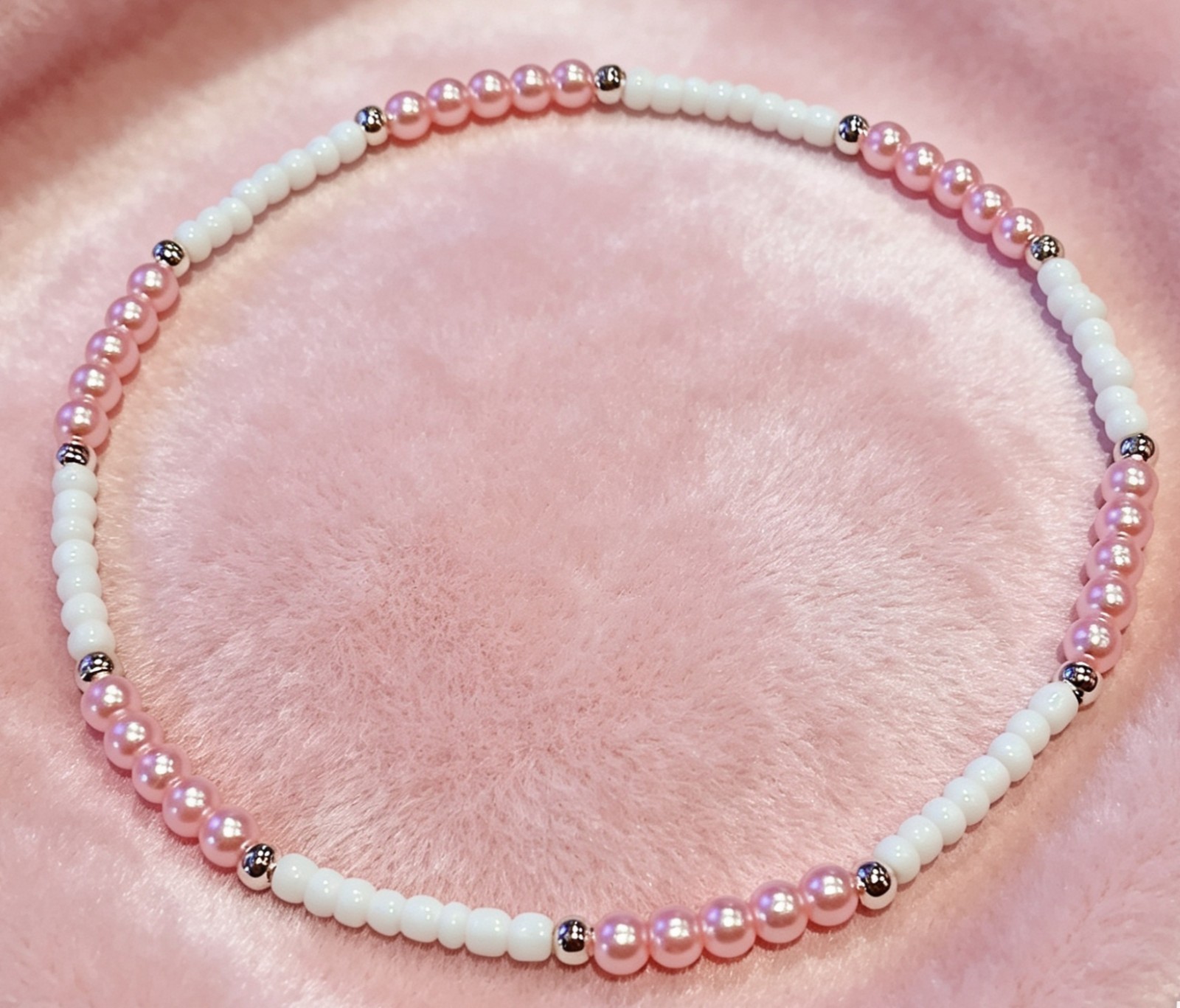 Gorgeous White And Pink Stretch Beaded Anklet