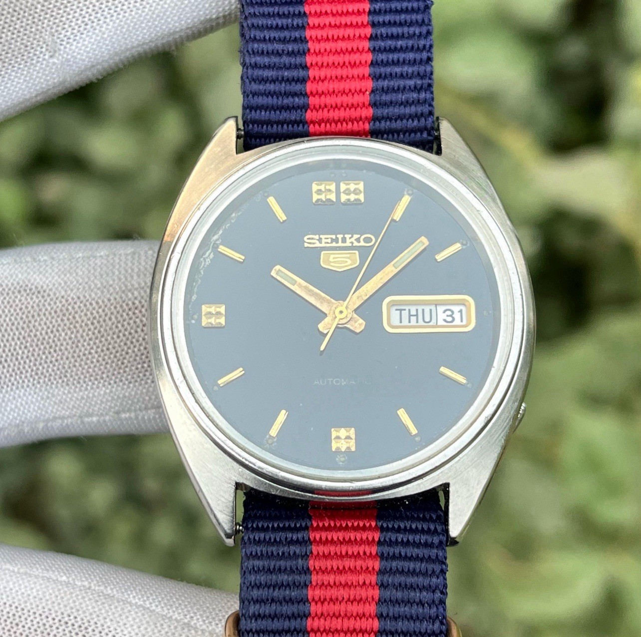 Vintage Seiko 5 Automatic Black Dress Formal Dial Japan Made Men Watch 6309-8840
