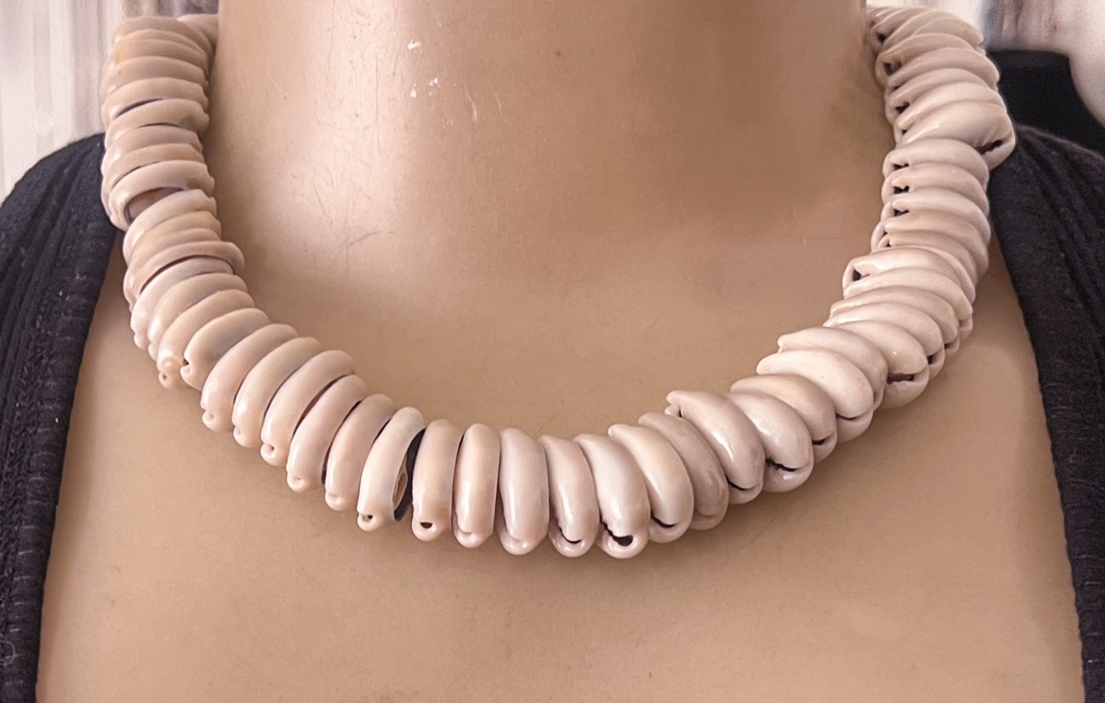 Vintage Shell Necklace 1970s Sliced Cowrie Shell Choker Collar