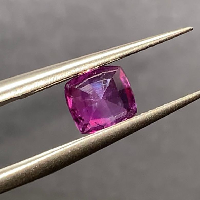 0.85Ct Natural Rare Purplish Pink Kashmir Sapphire