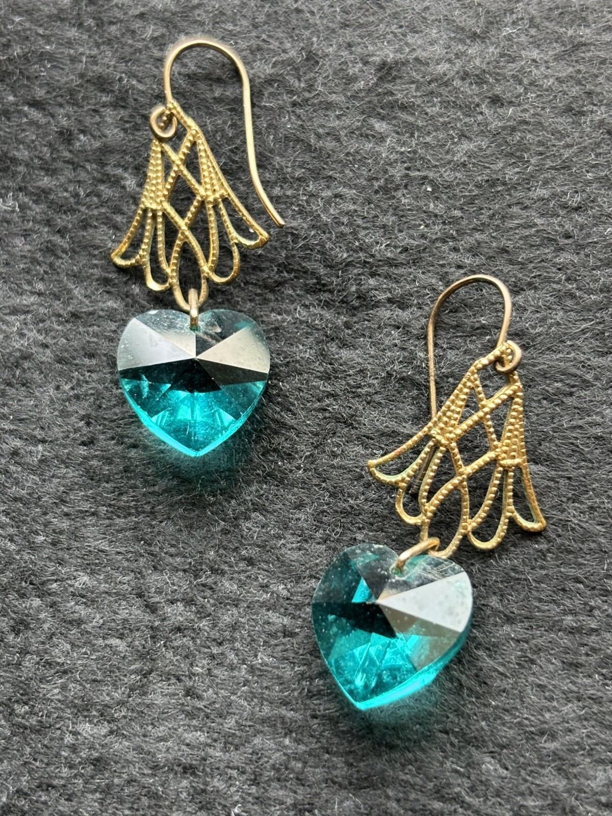 Vtg Bangle Resin & Rhinestone Bracelet W/ Heart Crystal Faceted Earrings Aqua