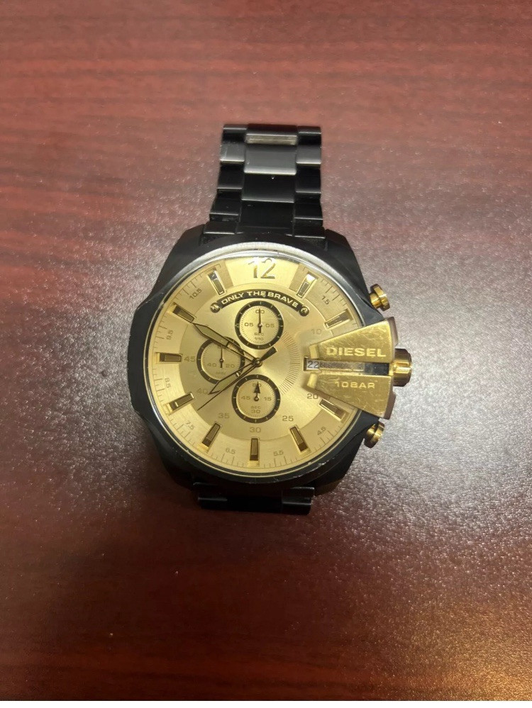 Diesel Mega Chief Chronograph DZ 4485 Model Men’s Black stainless Gold Dial
