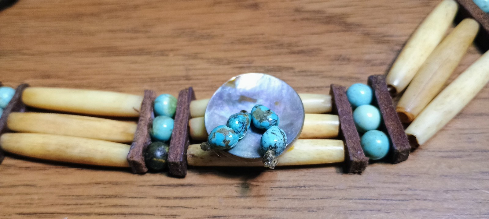 Vintage N.A.Turquoise Shell Boar Bone Leather Neck Choker