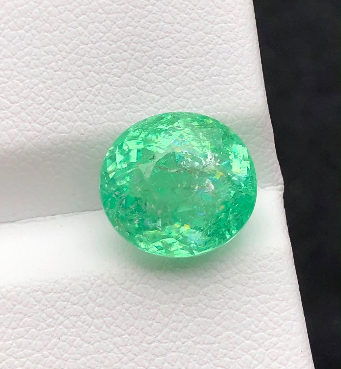 7.89 carat Natural Green Paraiba Tourmaline with oval shape from Mozambique