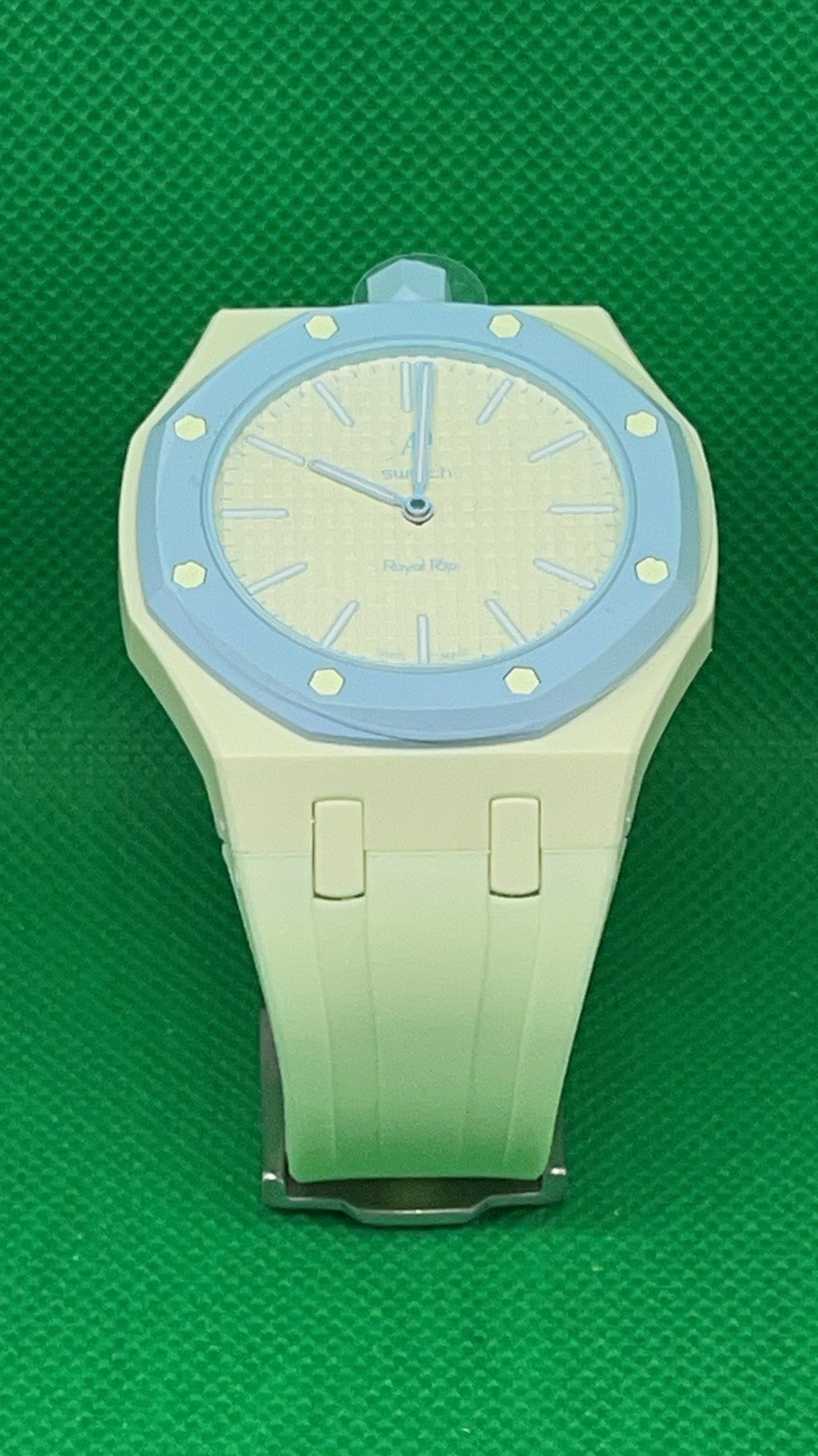 Brand New AP x Swatch BLAUE ACHT Comes w/ Green Band, Card & Box RARE Unworn US