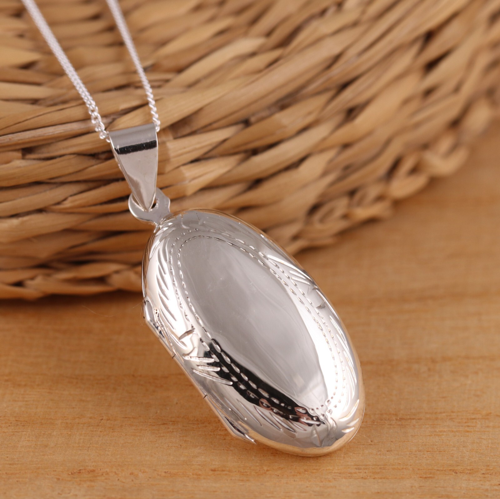 Solid 925 Sterling Silver Engraved Oval Photo Locket Pendant Necklace Chain Box