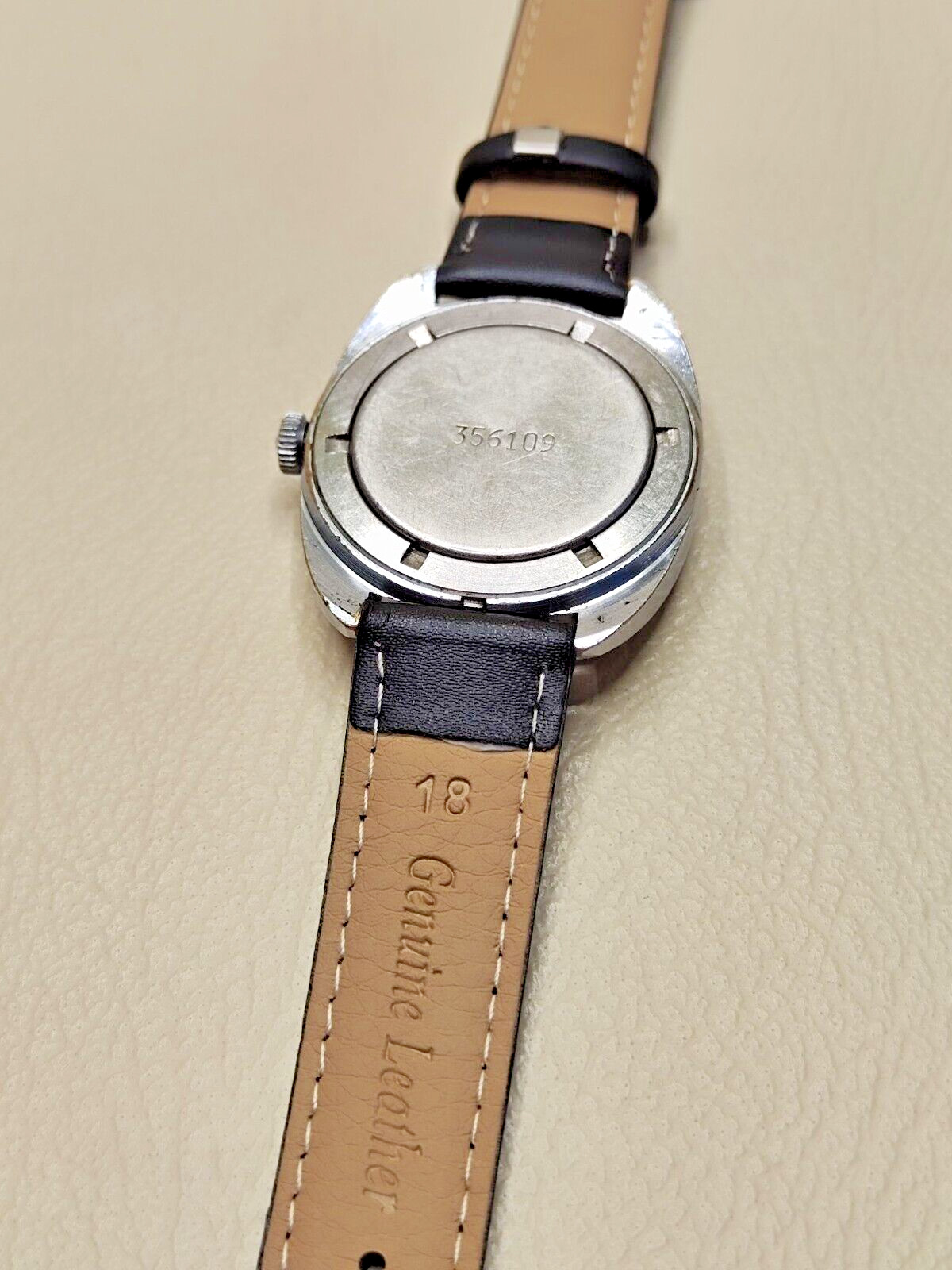 Poljot 2614.2H men’s mechanical wristwatch 17 stones white dial date indicator