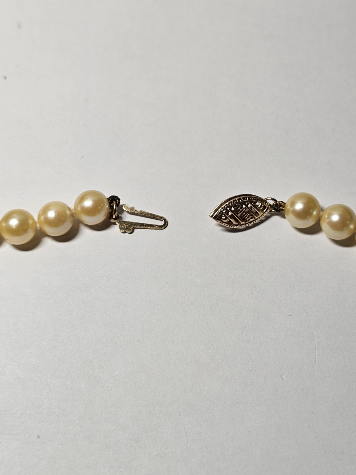 Vintage 15 Inch Hand Knotted Akoya Pearl Necklace 14k Yellow Gold Clasp