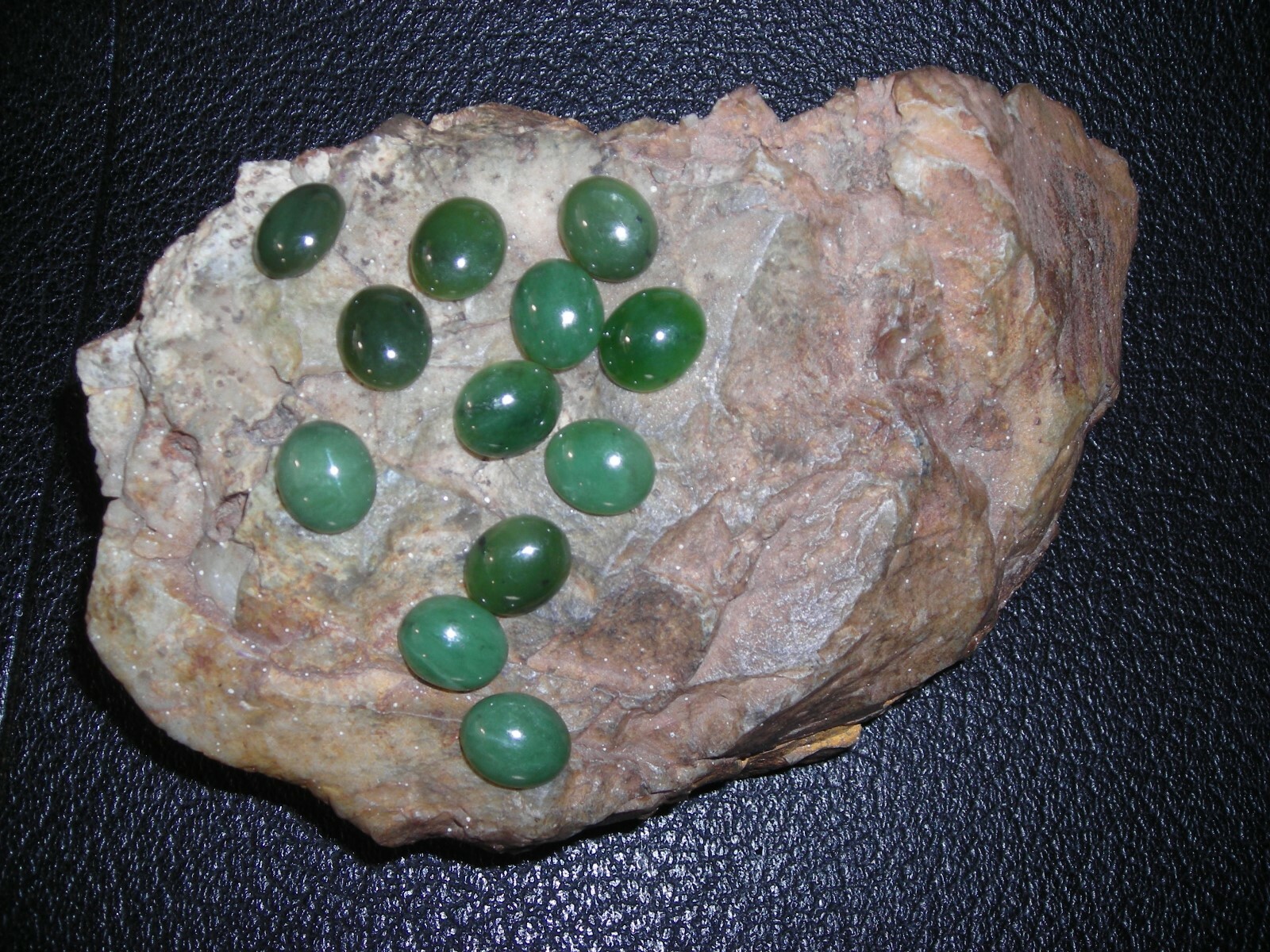 vintage WYOMING JADE cabochon GEMSTONE lot OF 10 pcs 12X10MM NEW OLD STOCK ESTA