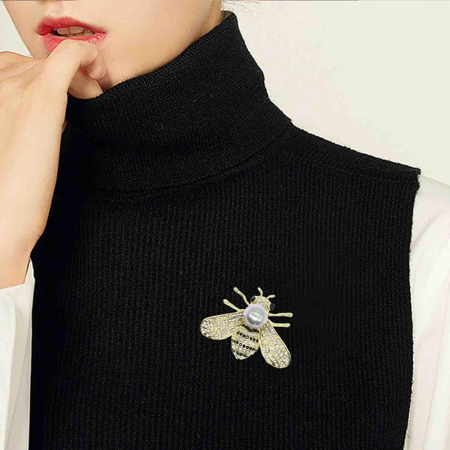 Charming Bee Pin Brooch – 14K Gold & Pearl Accents, Ideal for Everyday Elegance