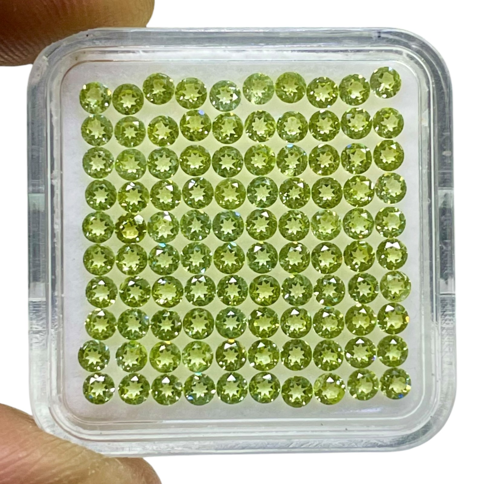 VVS 100 Pcs Natural Peridot 2.3mm Round Brilliant Cut Calibrated Loose Gemstones