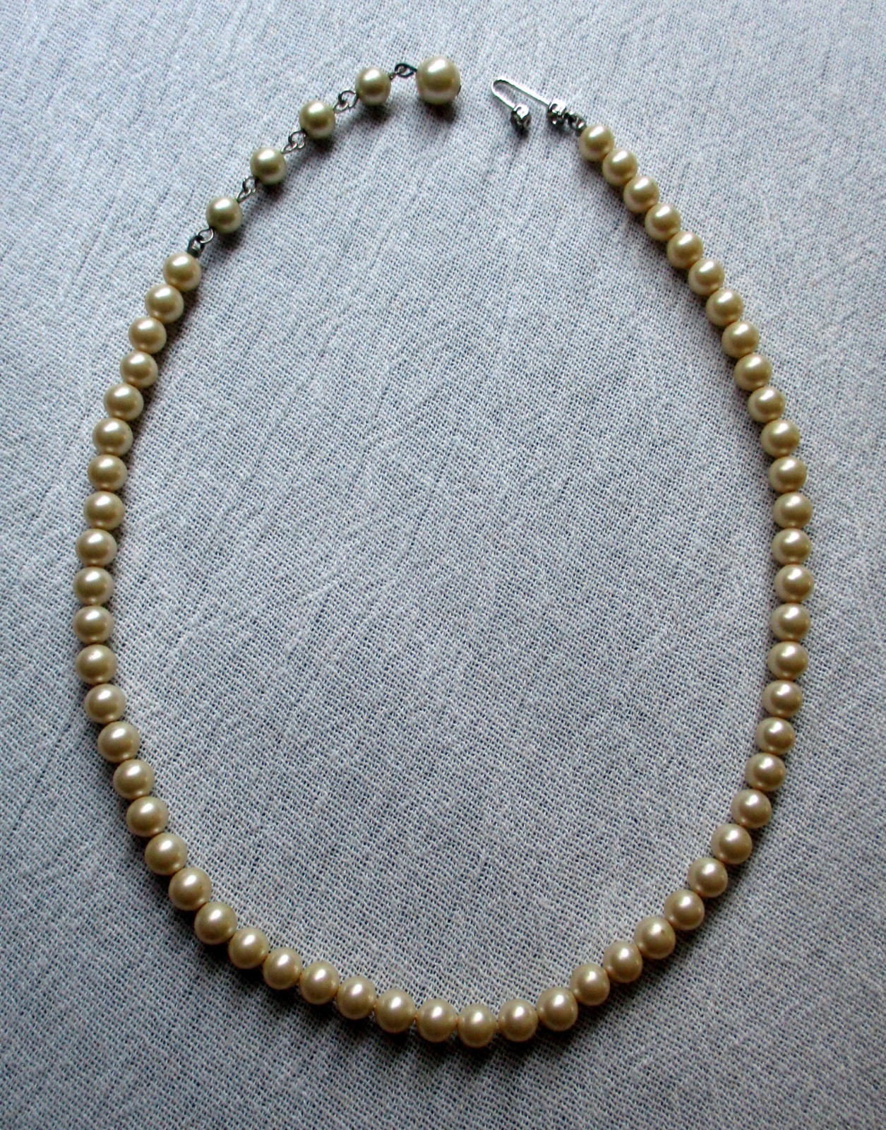 Vintage Marvella Faux Pearl Choker Necklace 16″ Rhinestone J-Hook Clasp