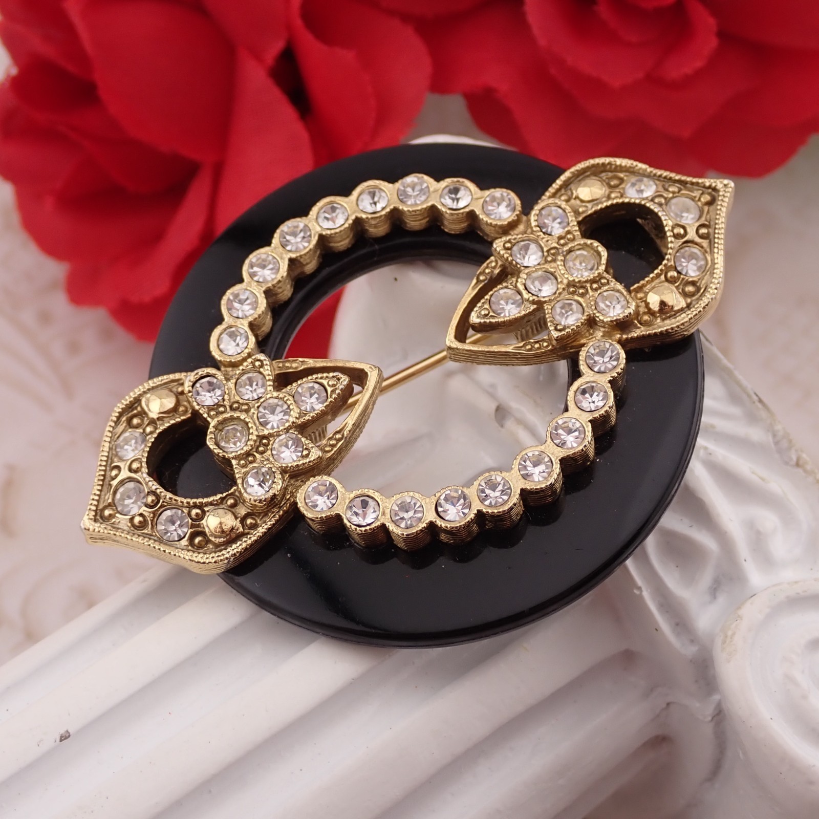 Vintage Black Resin Clear Rhinestone Ring Gold Tone Pin Brooch