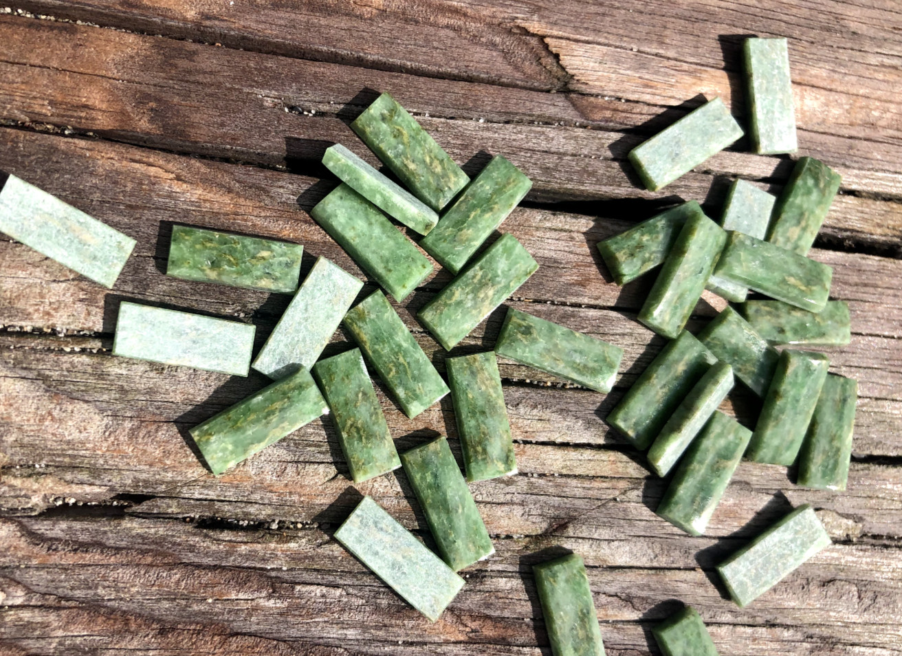 10 Vintage WYOMING JADE Nephrite (15x6mm) Rectangle Cabochons. Made In Germany