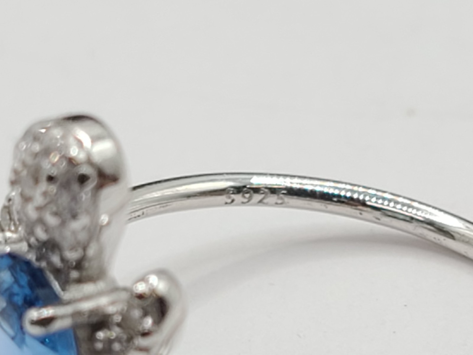 Perimade & Co Color Gemstone Sea Turtle Blue Band Ring sz 8