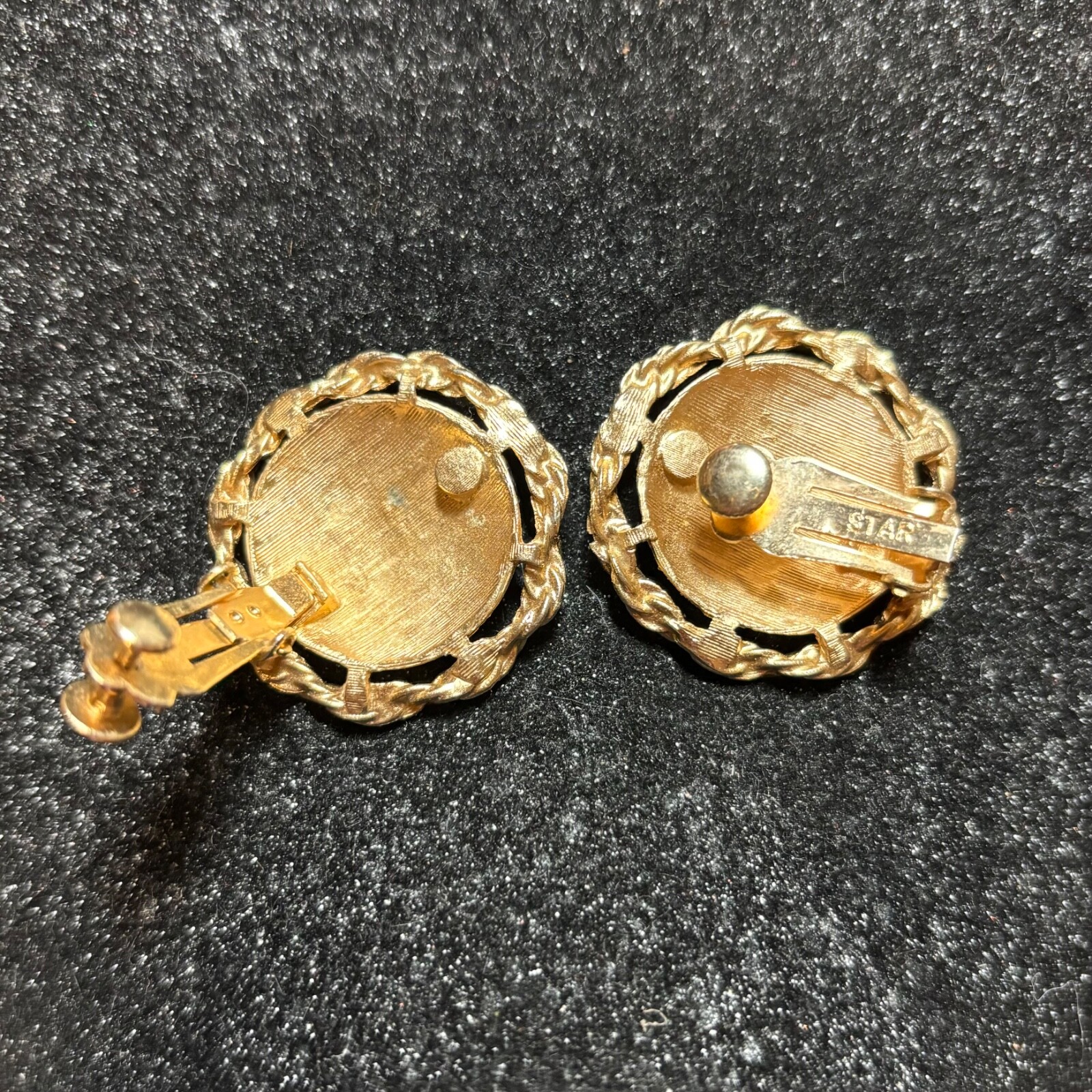 STAR earrings vintage textured goldtone metal twisted rope framed adjust clip on