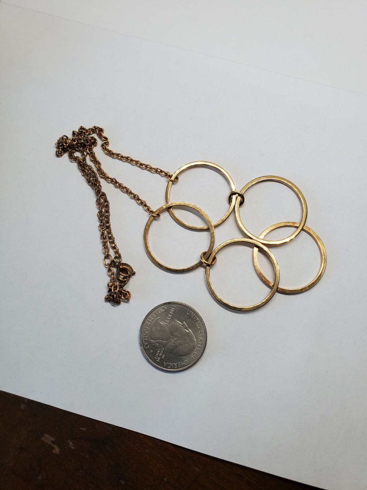 Vintage Avon Gold Tone Interlocking Circle Ring Necklace 70s 18.5″