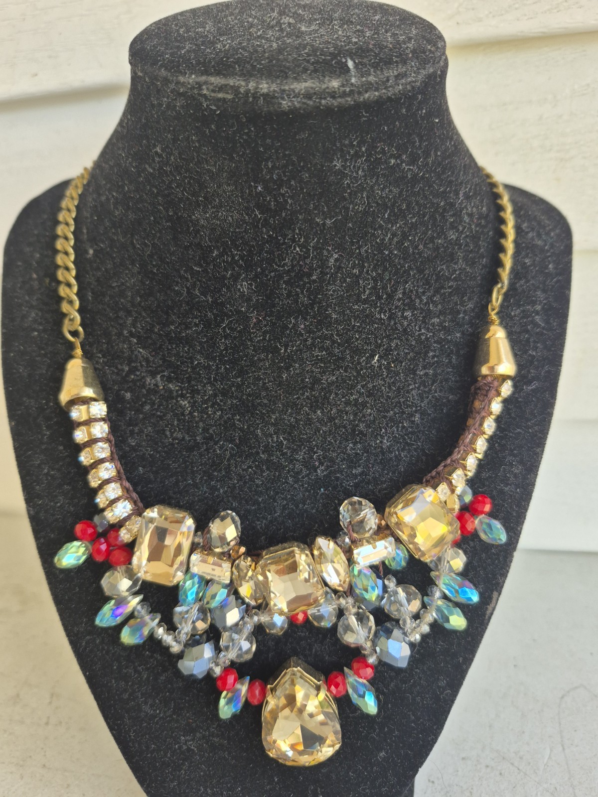 NICE COSTUME JEWELRY 19″ LENGTH NECKLACE ADJUSTABLE CHAIN