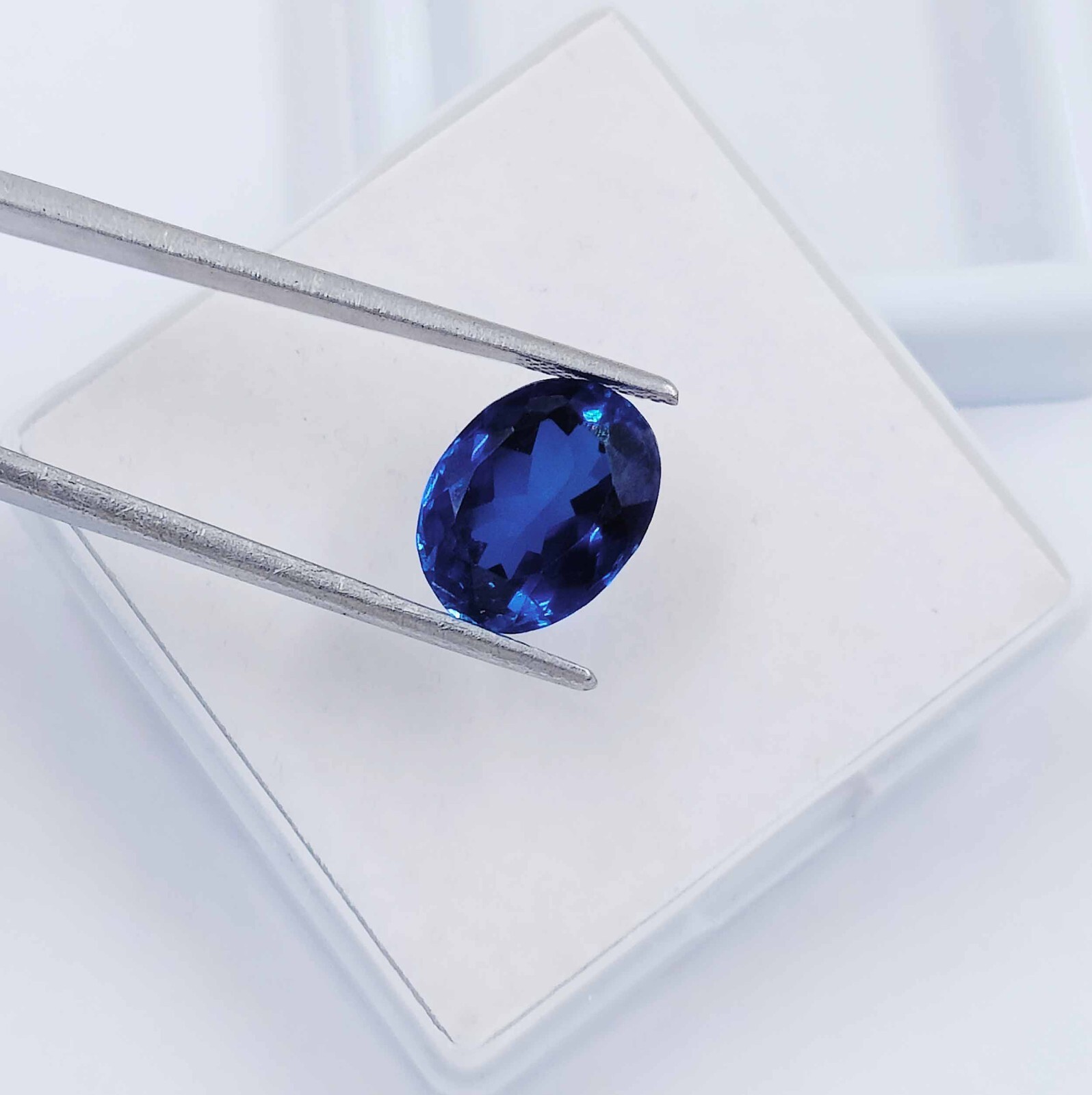 14.00 Carat Natural Blue Sapphire Oval Cut IGL Certified Sri Lanka Gemstone 5DDT