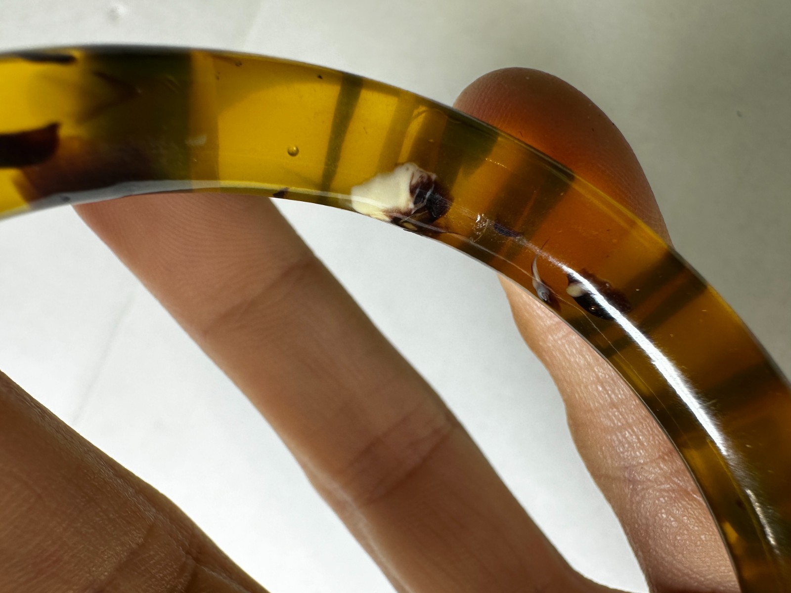 Vintage Bracelet Bangle Plastic Applejuice Lucite Ink Drops Plastic 8.25 in