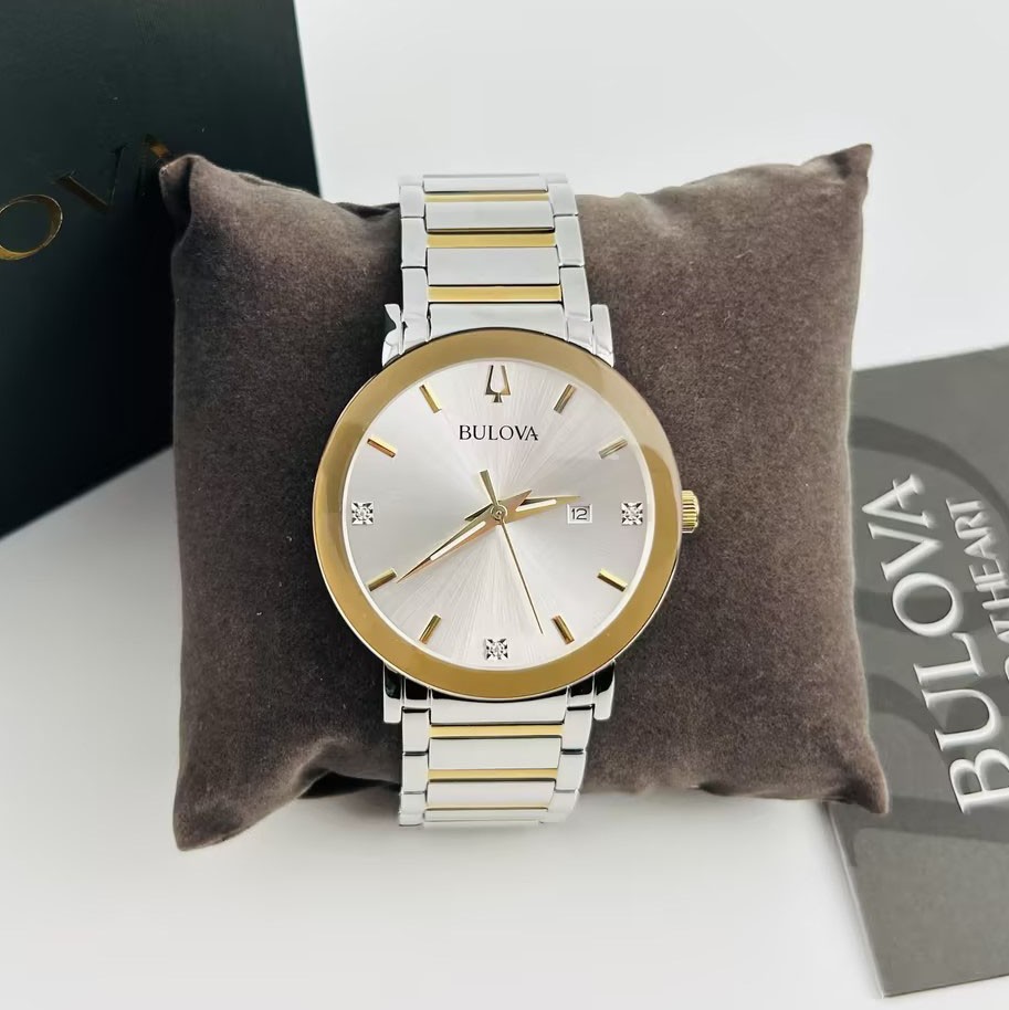 Bulova Futuro Modern 98D151 Silver Dial Diamond Calendar Men’s Quartz Watch 42mm