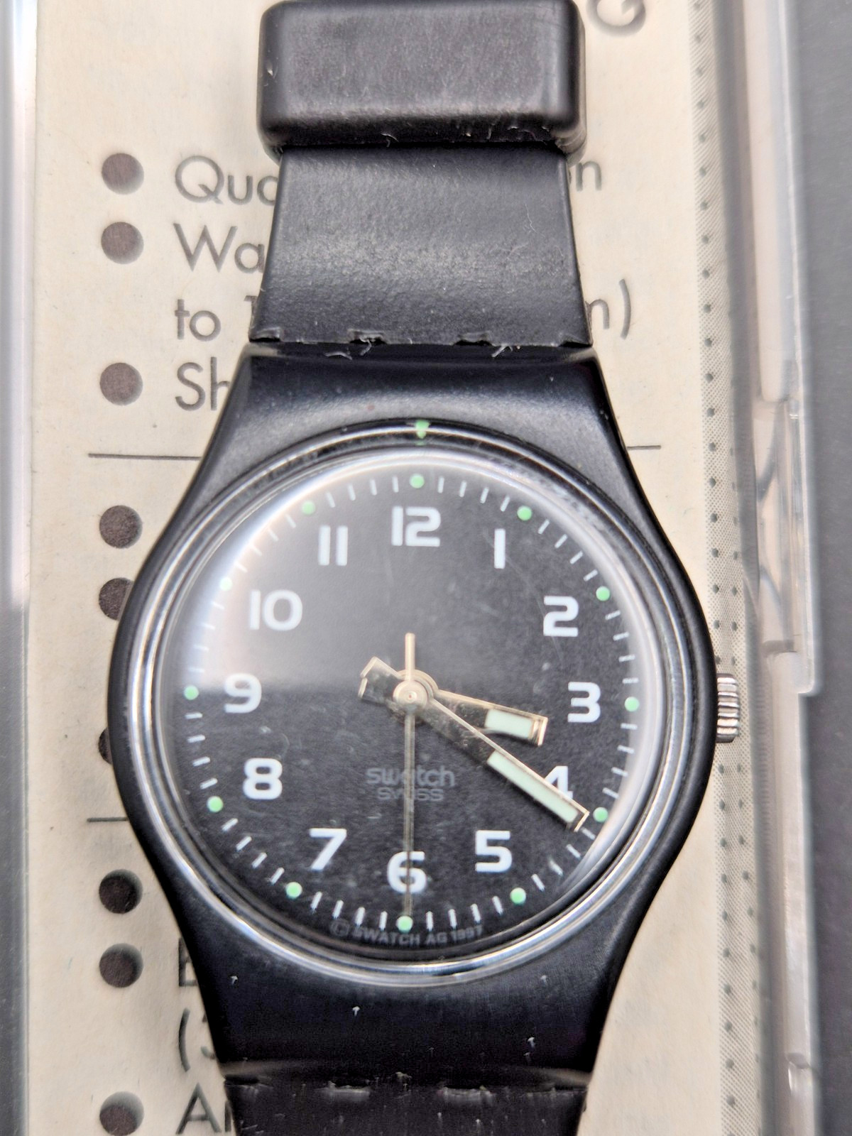 Vintage SWATCH Women’s All Black Silicone/Rubber Strap Watch-Working