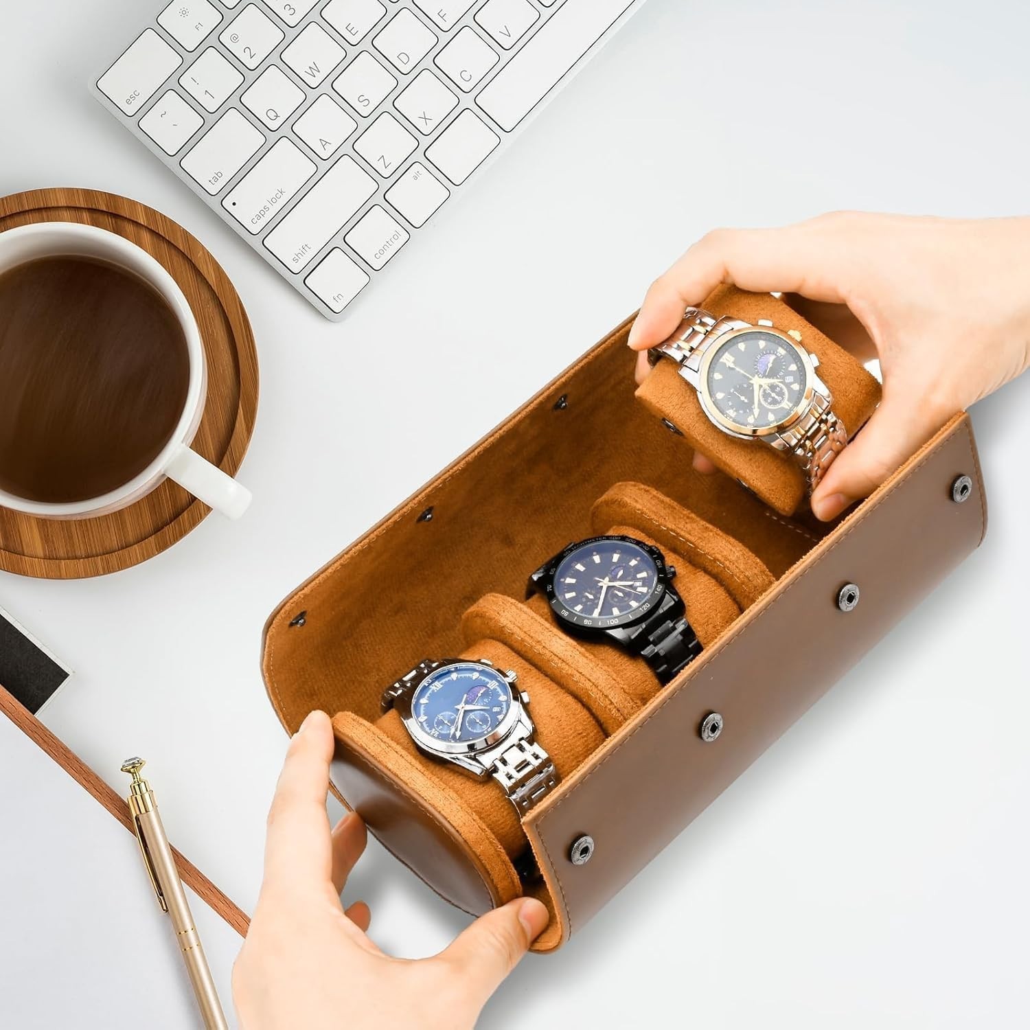 Compact 3-Watch Roll Case with Secure Button Closure – Ideal for Home and Travel