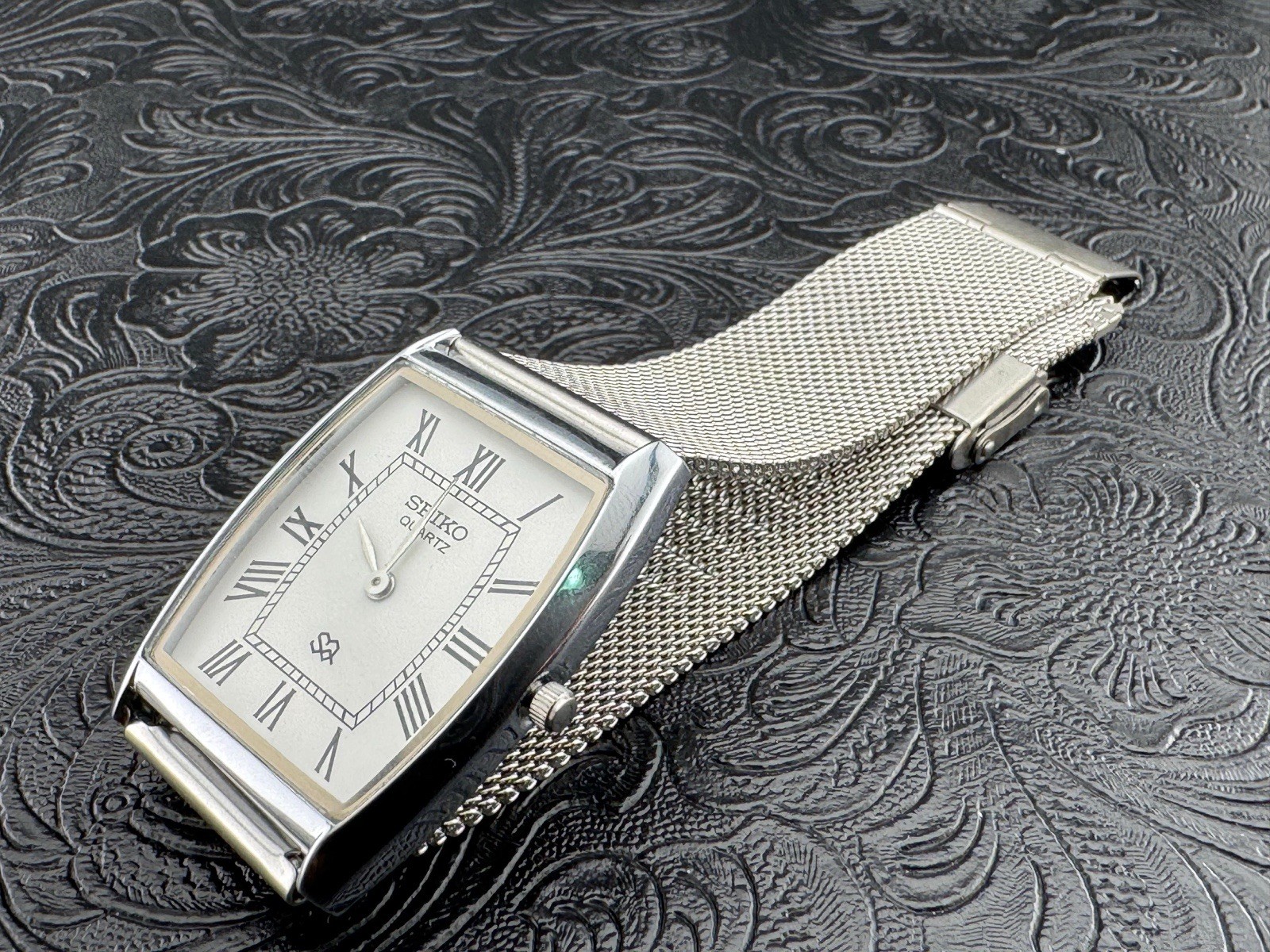 WHITE DIAL Vintage Seiko Slim Quartz Men’s Wrist Watch