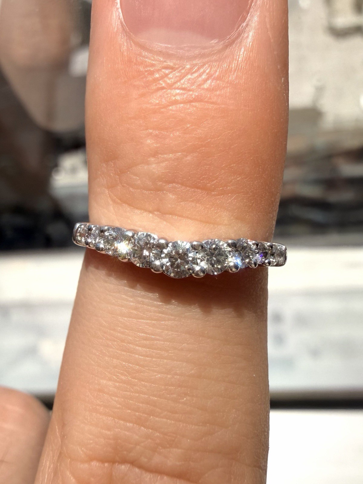 14k White Gold Natural Diamond .35ctw V-Shape Ring Size 5.5 Band