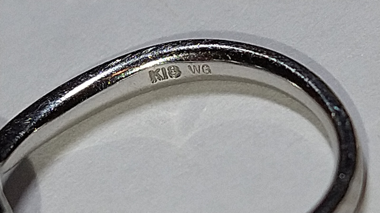 Solid 18k white gold (nickel-free) 0.24 ct natural diamond ring 2.96 gms sz 5