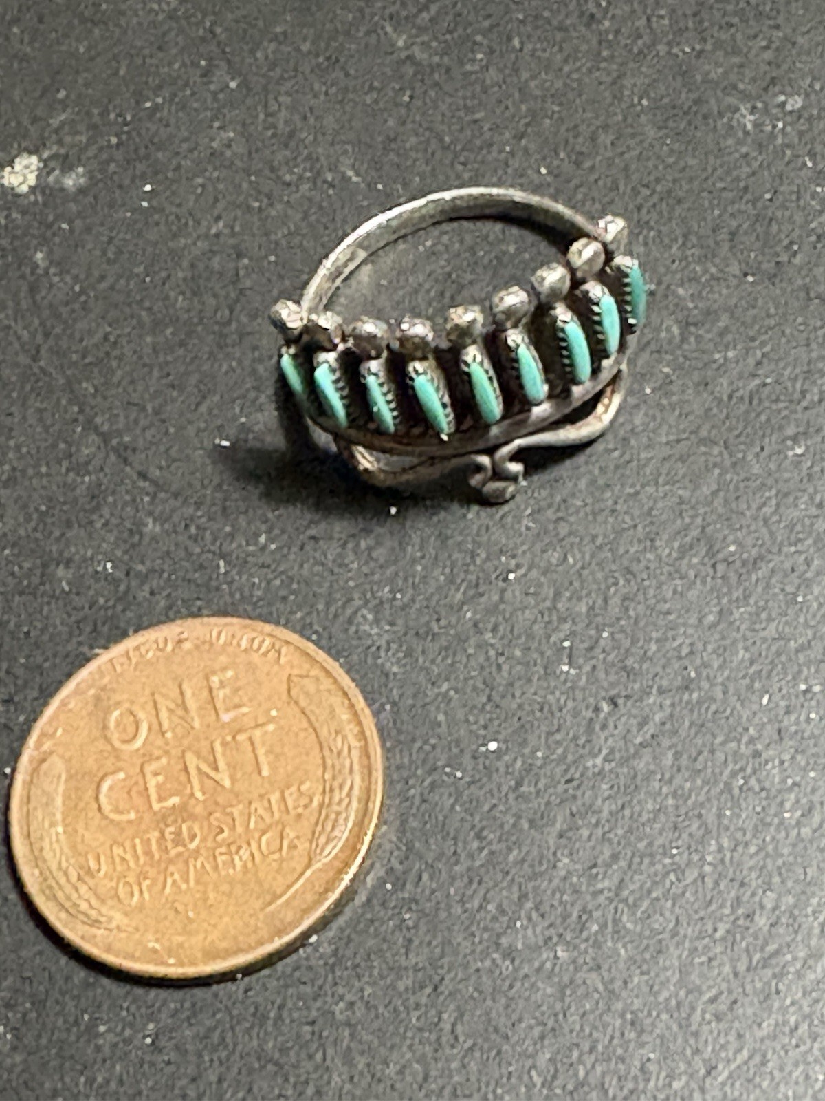 Size 6.25 Zuni Turquoise Petit Point V Chevron Needle Point Sterling Silver Ring
