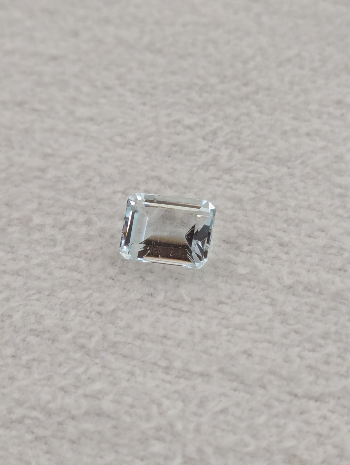Aquamarine Clear Faceted Gemstone 2.4 carat (0.49g) 9.7 x 7.6 x 4.7 mm