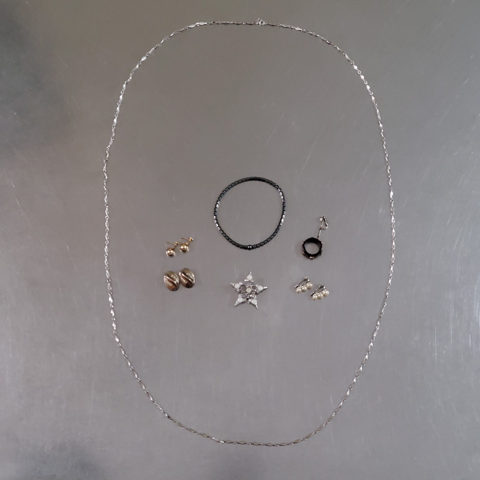 Lot of 7: Vintage Fashion Jewelry – Necklace, Bracelet, Earrings, Pin, Trifari +