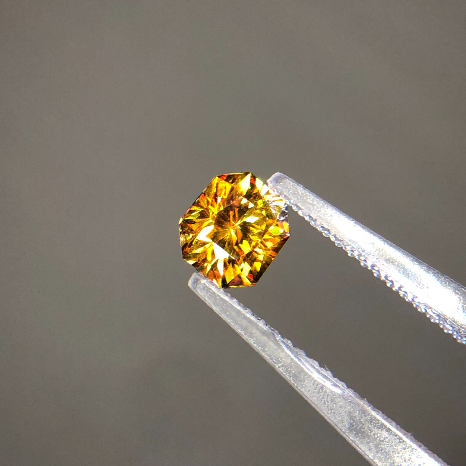 0.90 Carat Natural Full Fire Sphene Titanite Fancy Cut Gemstone For Jewelry