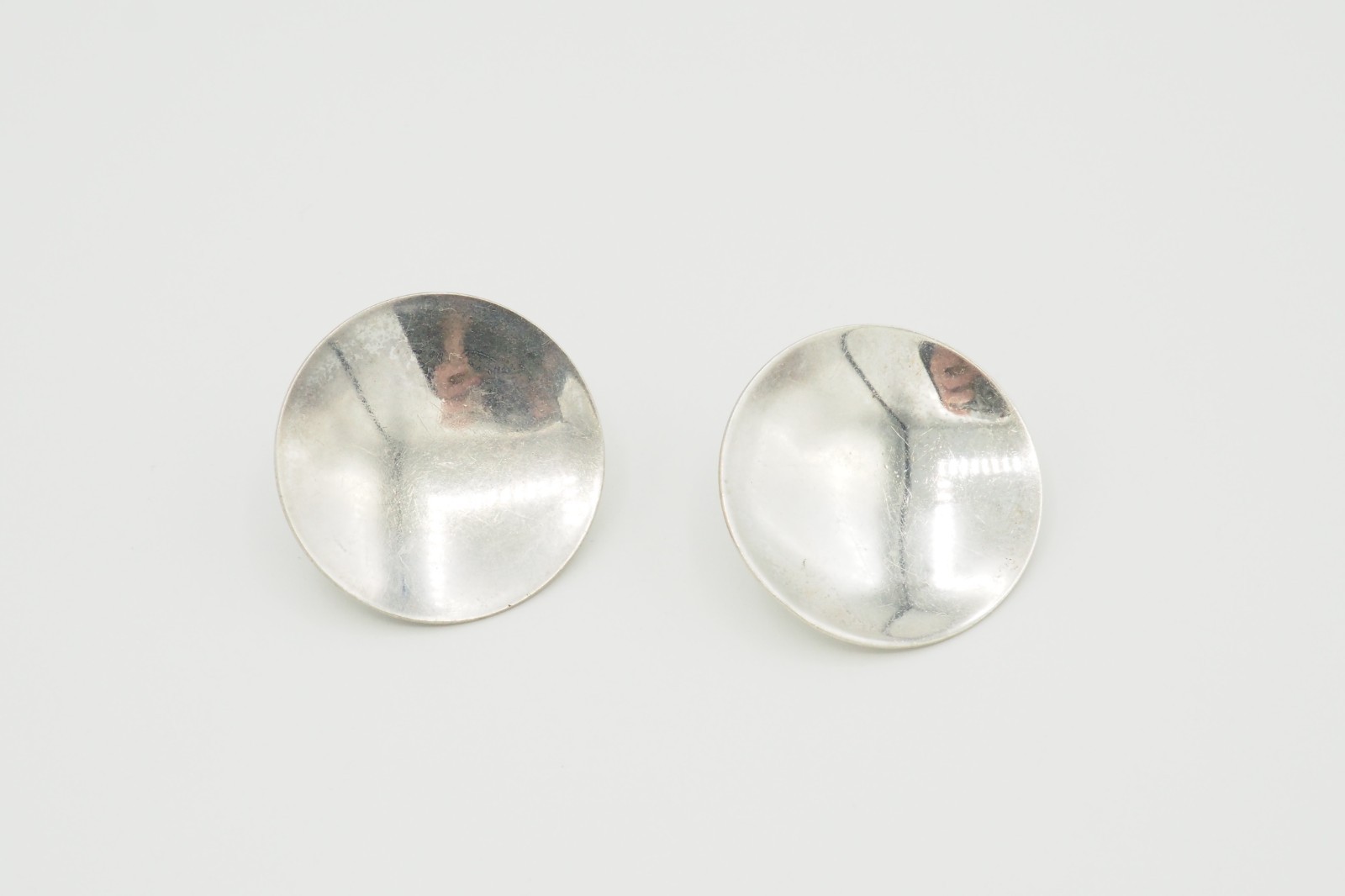 VTG round convex sterling silver shield stud Modern earrings