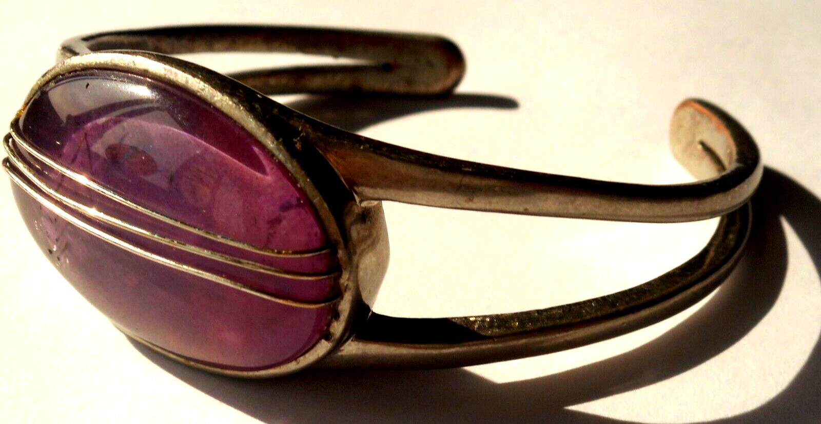 Vtg KCR Silvertone Purple Oval Art Glass Cab Wire Over Cuff Bracelet 7″