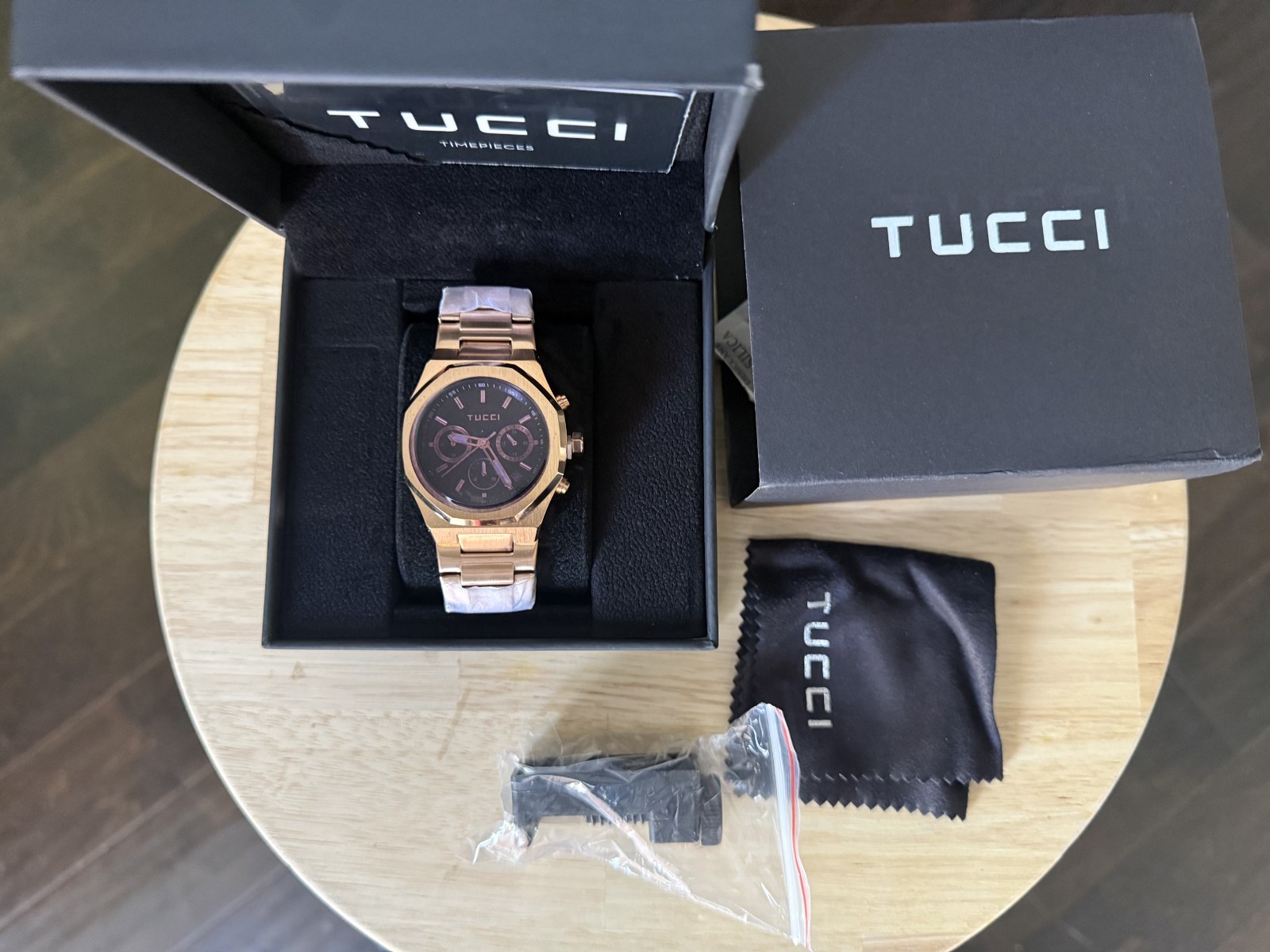 TUCCI Italy LUSSUOSO Stainless Steel Quartz Unisex Watch – Miyota Movement 5 ATM