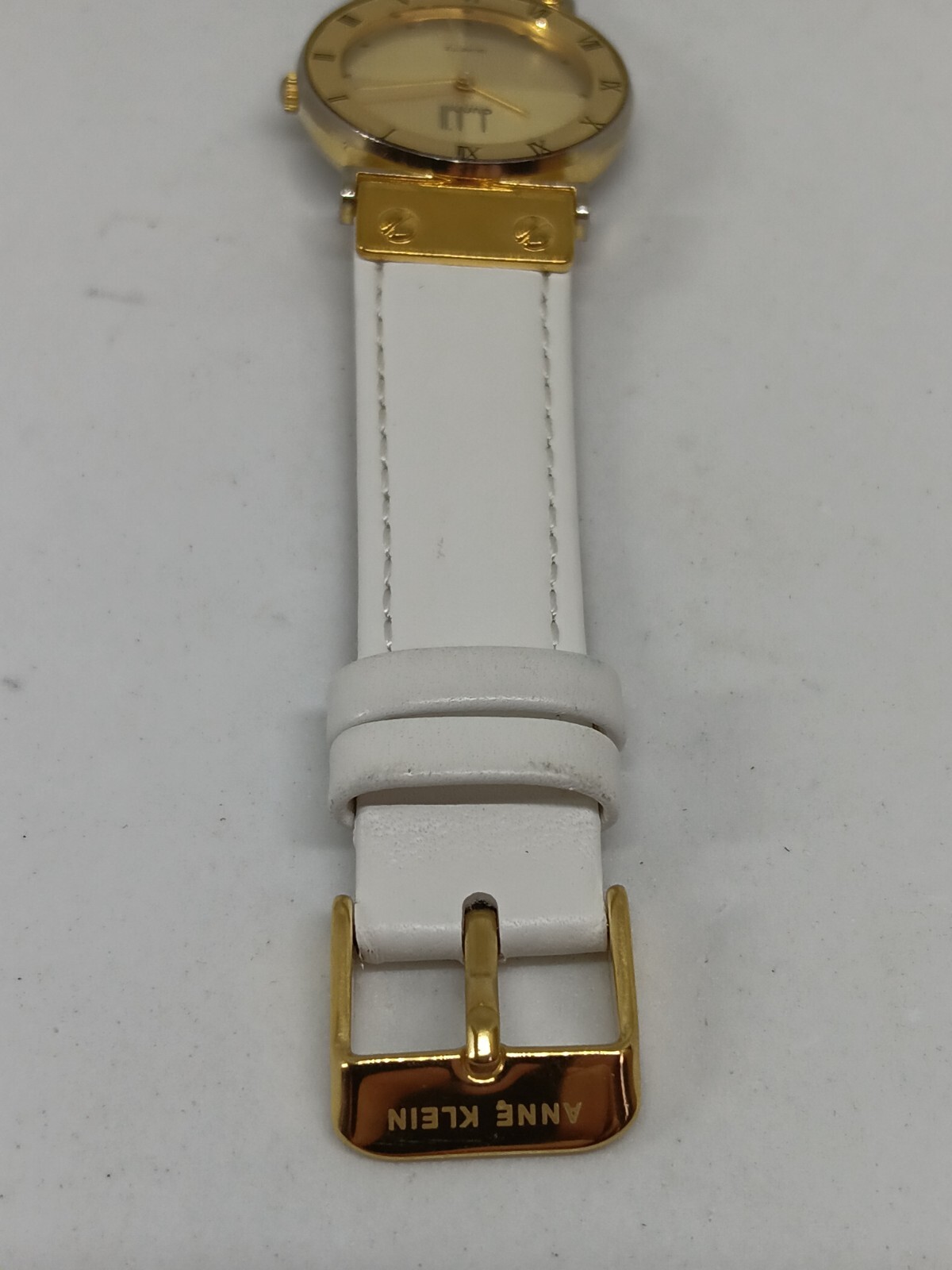Vintage Dunhill Overseas 2035-15 Women’s 30mm Gold Tone Quartz Watch