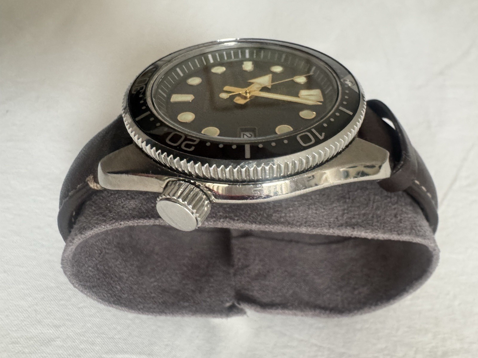 Seiko Prospex SPB105J1 MM200 Automatic 200m Divers Watch. Dark green sunset
