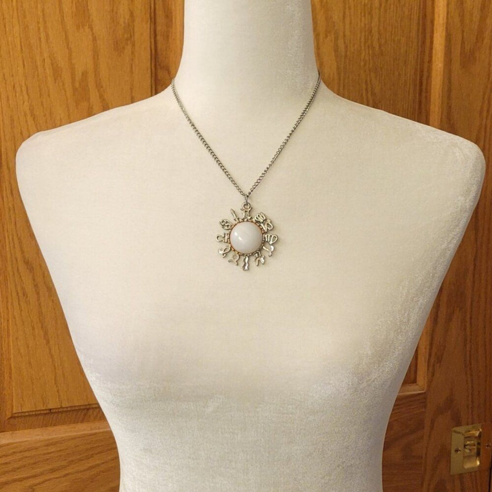 VTG Zodiac Pendant Necklace White Cabochon Astrology Silver Tone Chain Boho Chic