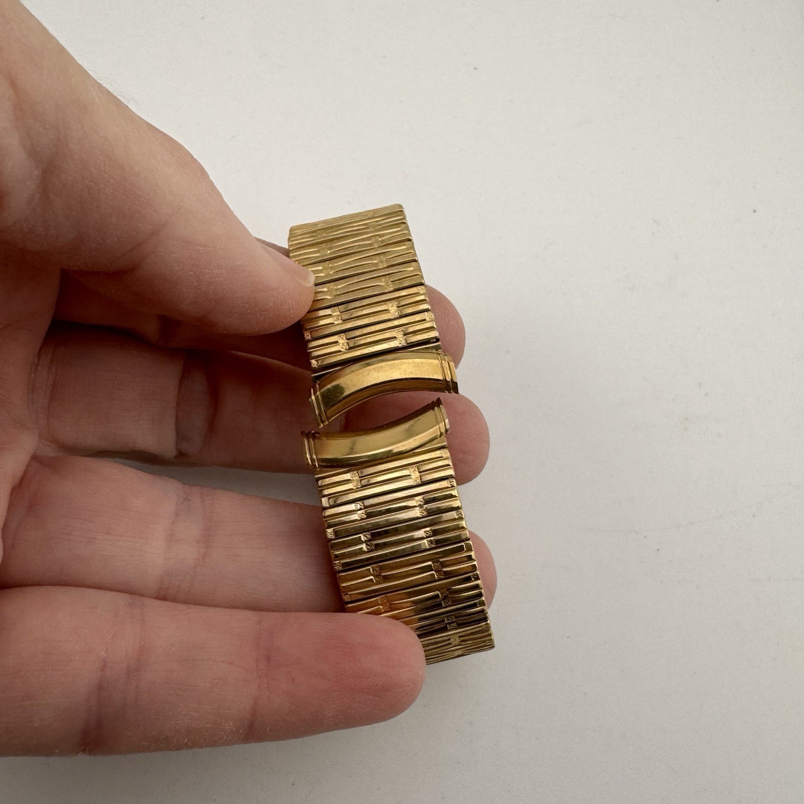 NOS 1960s 1970s Kreisler Men’s Gold Dura-Flex Watch Band 19mm Curved Lugs