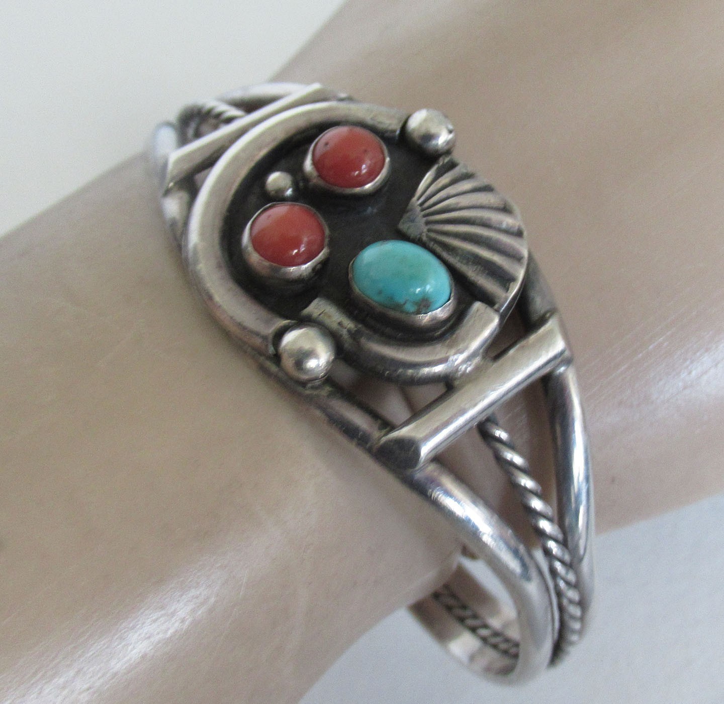 ERMA FRANCIS NAVAJO STERLING CUFF BRACELET, 6.50 INCHES WRIST, 1 INCH WIDE, 22 G