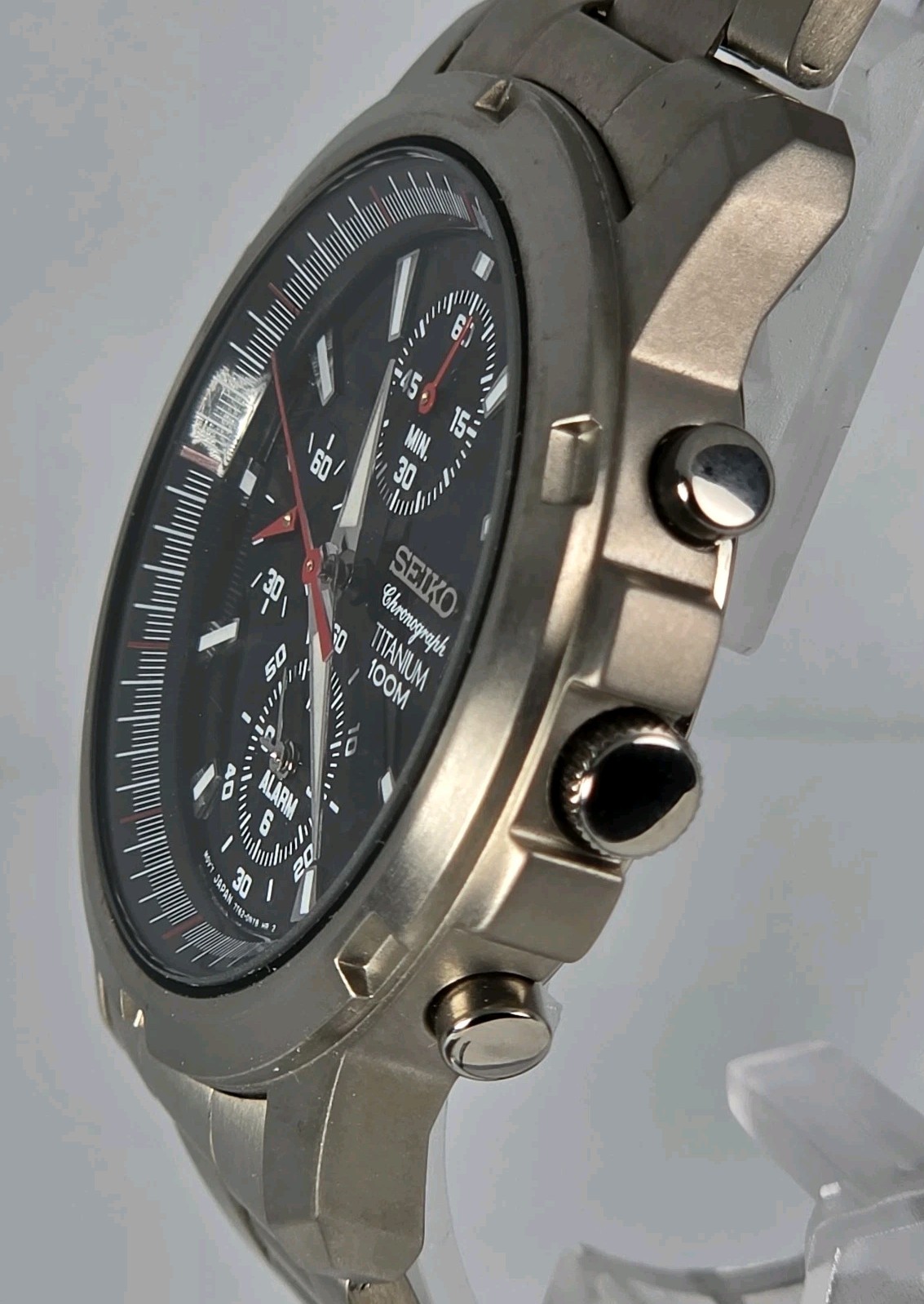 SEIKO CHRONOGRAPH TITANIUM MEN’S WATER RESISTAN 100 BLACK DIAL Quartz 39mm