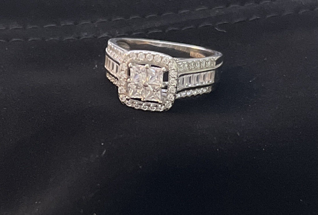 Sterling Silver Fuzion Creations Ring with Clear CZ Size 7