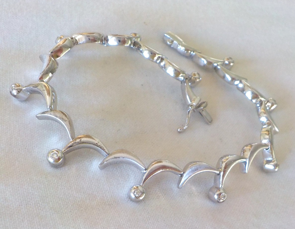 Estate Solid 14k White Gold Crescent Link Diamond Bracelet – 16.0 gms, 7.6 inch
