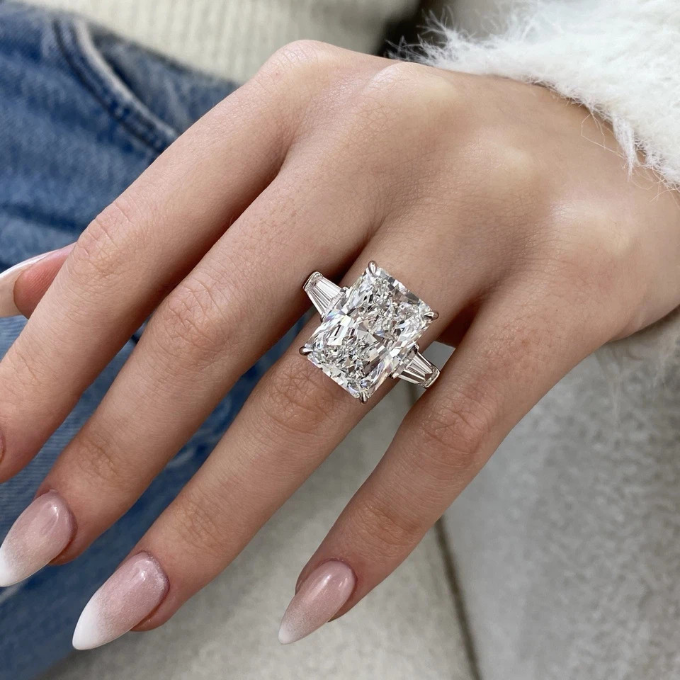 14k White Gold Lab Grown Diamond Ring Radiant Cut IGI Certified 13.9 Ct VS E F