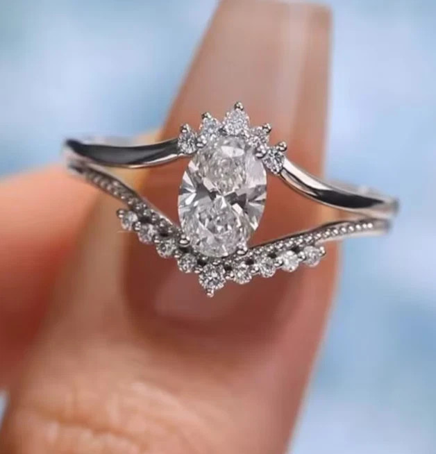 3.40Ct Oval-Cut E/VS1 Lab Grown Diamond Solitaire Engagement Ring 14k White Gold