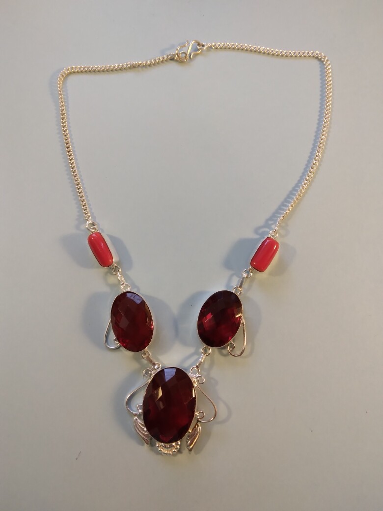 19 1/2 inch Silver necklace with 5 red Gemstones 249646