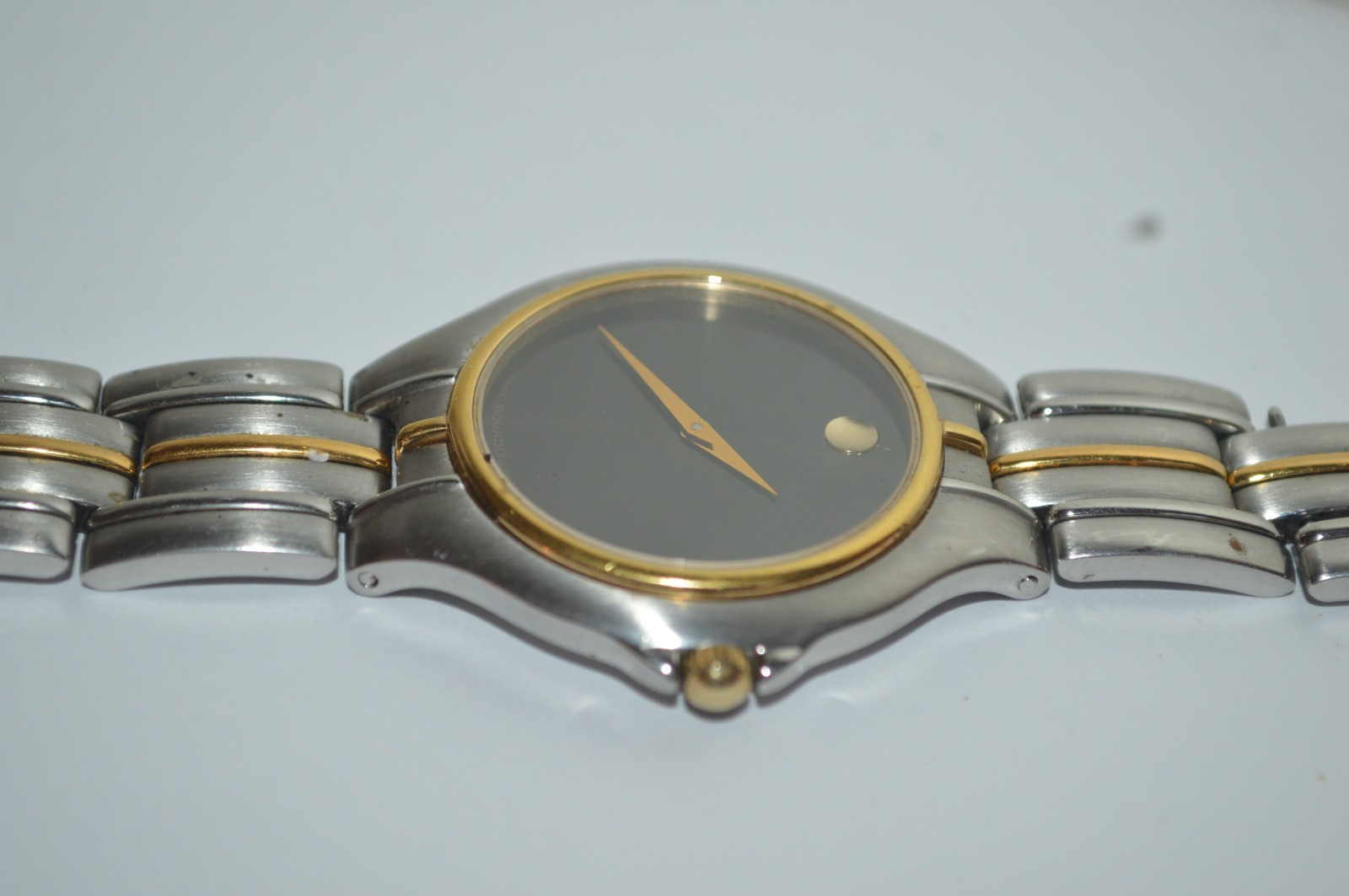 MOVADO 81-02-885 Swiss Quartz Watch 36mm St Steel Case Tested Works Sold As-Is